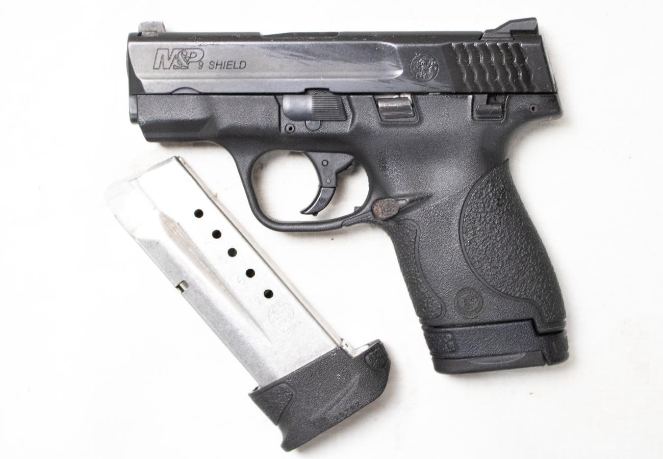 SMITH AND WESSON M&P9 Shield  9mm Police Trade-In Semi-Auto Pistol with Extra Magazine